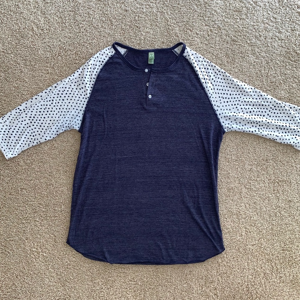 Alternative 3/4 sleeve, scallop cut